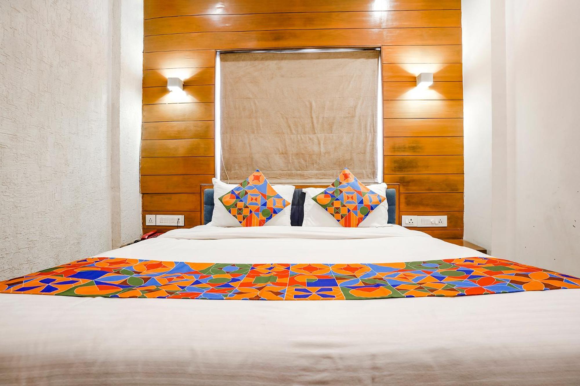 Fabhotel Kyra - Near Airport Road Ahmedabad Bagian luar foto