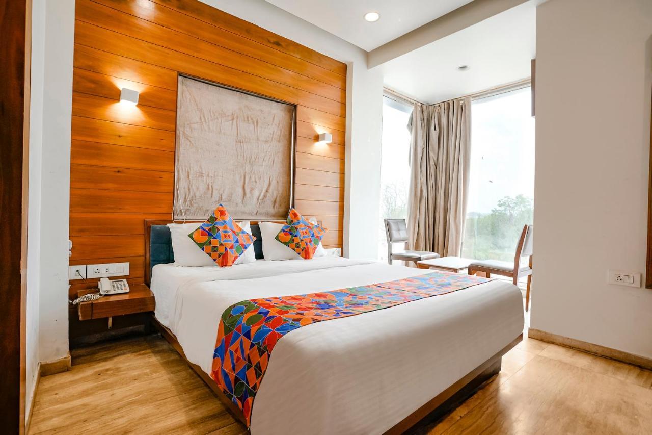 Fabhotel Kyra - Near Airport Road Ahmedabad Bagian luar foto