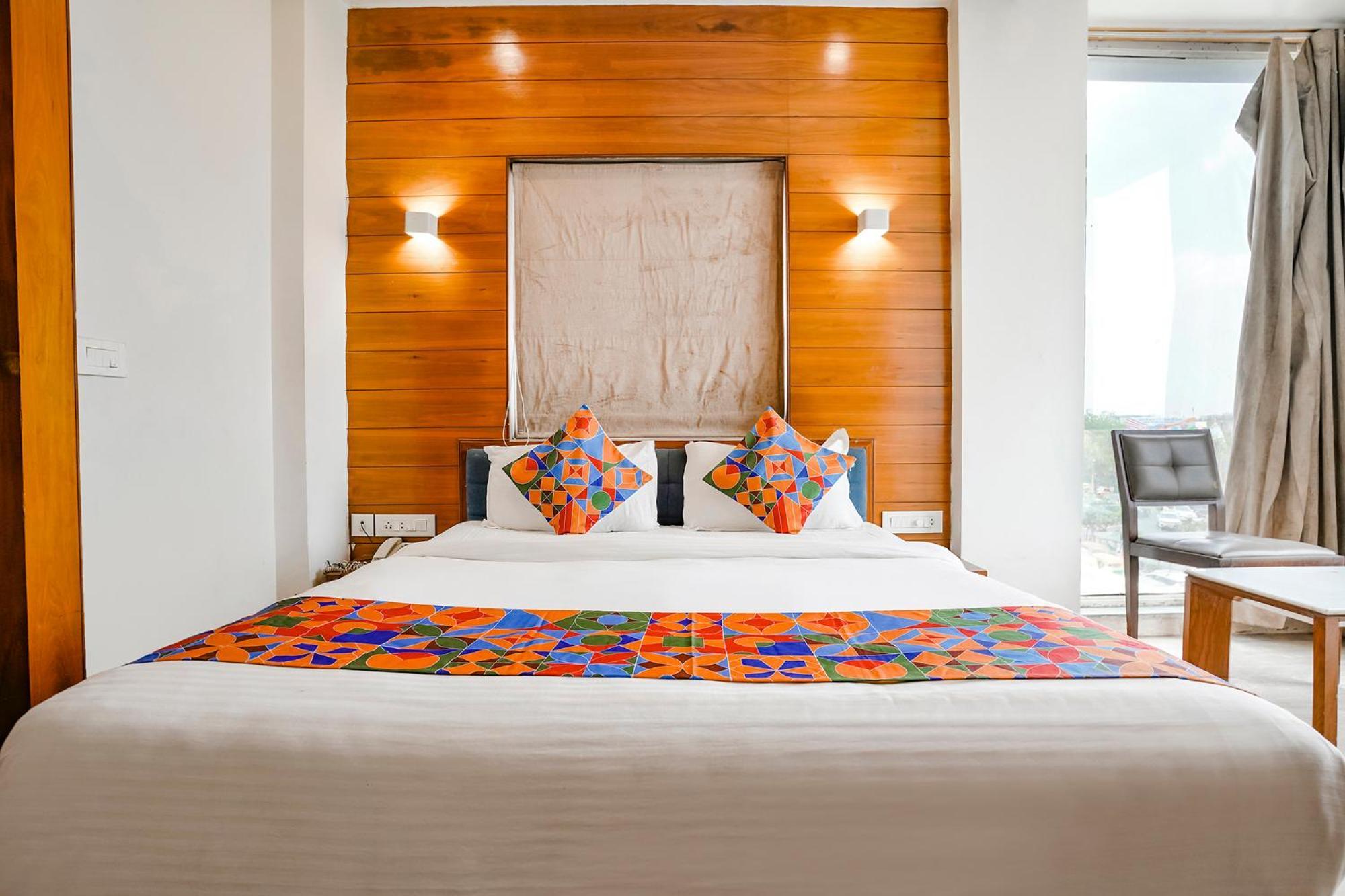 Fabhotel Kyra - Near Airport Road Ahmedabad Bagian luar foto