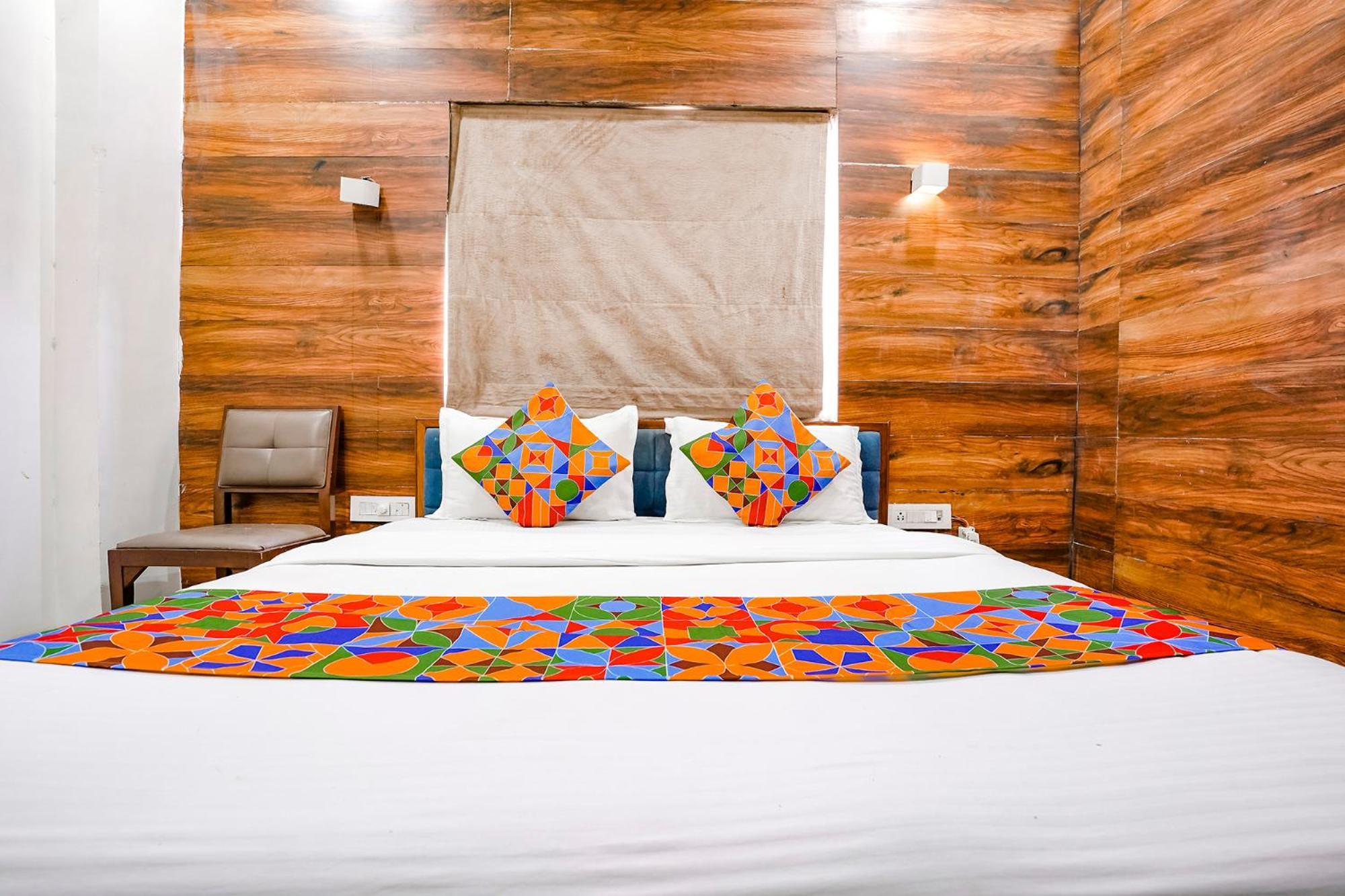 Fabhotel Kyra - Near Airport Road Ahmedabad Bagian luar foto