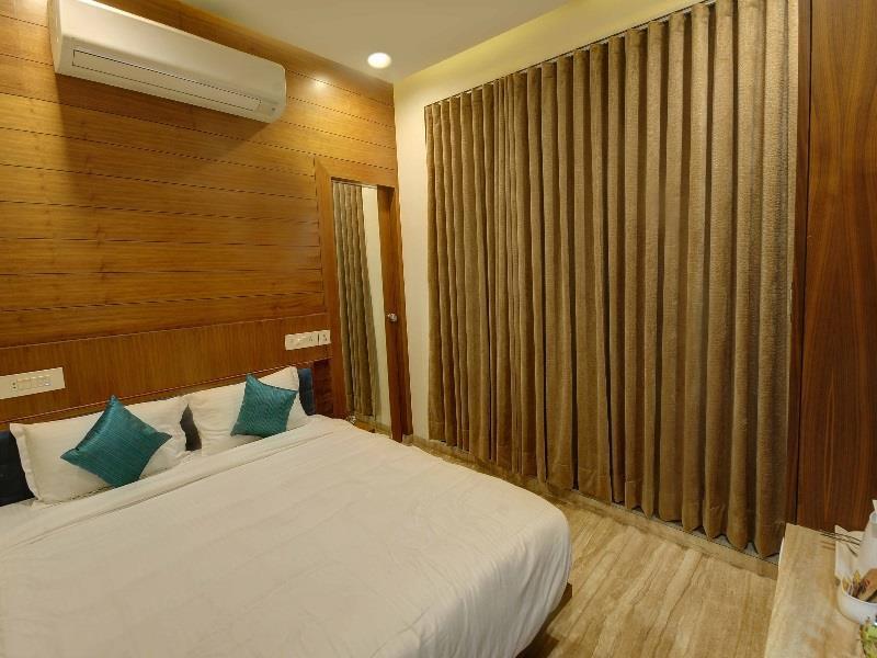 Fabhotel Kyra - Near Airport Road Ahmedabad Bagian luar foto