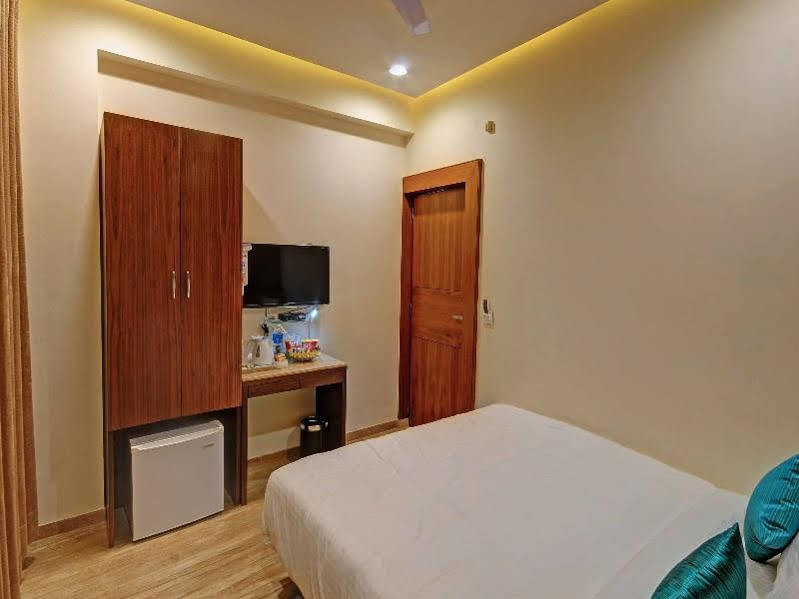 Fabhotel Kyra - Near Airport Road Ahmedabad Bagian luar foto